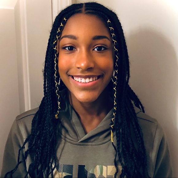 Meet your Posher, Cara and Aerilyn - Picture 2 of 2